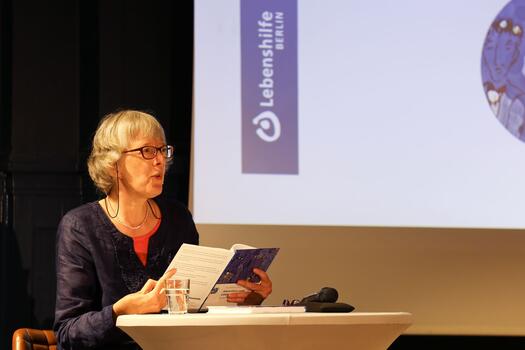 Diane Henschel liest: Unsichtbar, Foto: Matthias Heinzmann