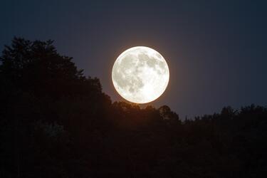 Vollmond, Foto von kasabubu auf Pixabay