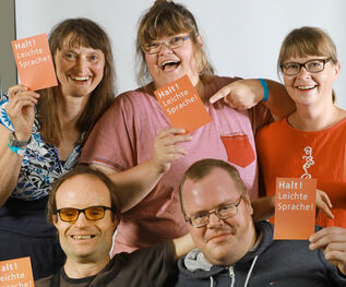 Menschen setzen sich für Leichte Sprache ein, Foto Hans D. Beyer