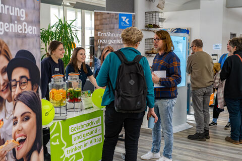 Informationsstand der Gesundheitstage der Lebenshilfe Berlin im Februar 2024