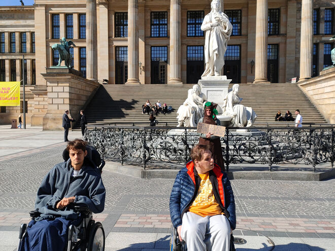 Gruppe 3: Besuch auf dem Gendarmenmarkt.