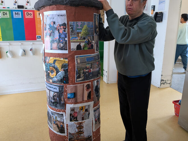 Gruppe 4: Litfaßsäule fertigstellen.