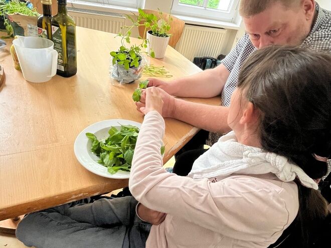 Gruppe 6: Wir machen Pesto.