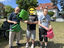 Gruppe 7: Straßenbäume giessen.