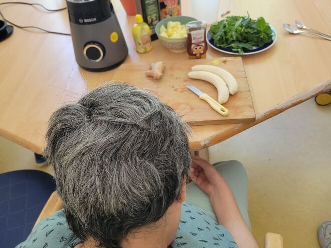 Gruppe 6. Wir bereiten das Mittagessen zu.
