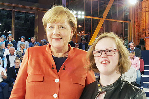 Natalie Dedreux mit Bundeskanzlerin Angela Merkel (Foto: Michaela Dedreux)